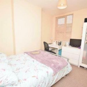 Warwick Street, Dunkirk, Nottingham, NG7 - Photo 1