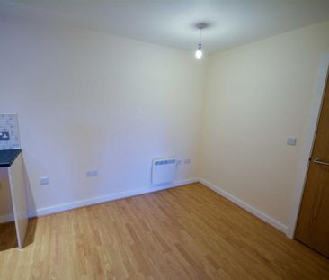 2 bed Apartment for Rent - Photo 6