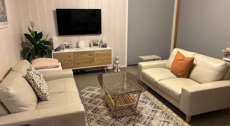 Tidy Townhouse - Photo 2