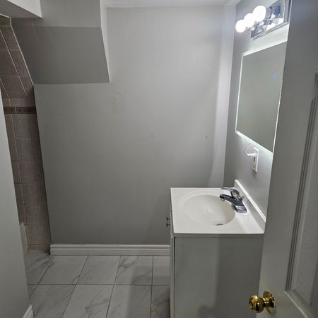 For Lease - 1796 Silver Maple Drive Unit# Lower, Pickering, Ontario - Photo 3