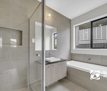 Modern Family Living in the Heart of Mount Atkinson Estate - Photo 2