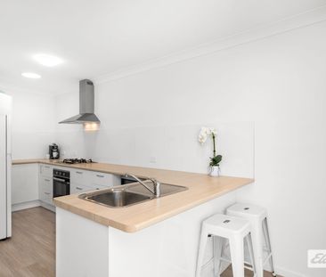 Cute & Cozy two bedroom home! - Photo 4