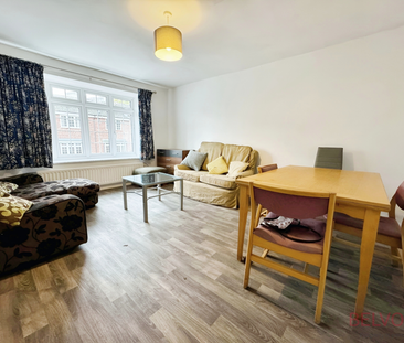 4 bedroom coach house to rent - Photo 1