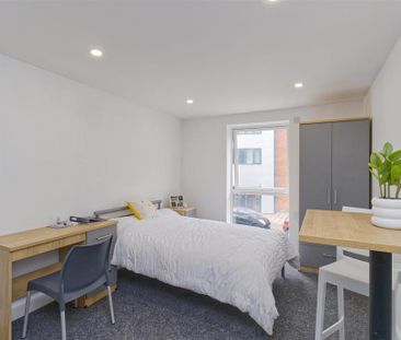 Studio to rent - Photo 1