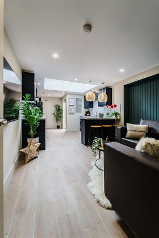 5 bedroom terraced house to rent - Photo 2