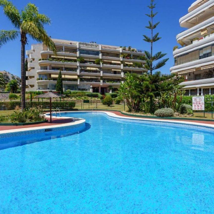 Alquiler de piso en Camino Cortes - Photo 1