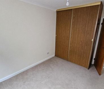 3 bedroom detached bungalow to rent - Photo 3
