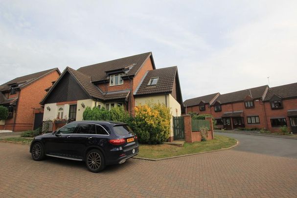 3 bedroom semi-detached house to rent - Photo 1
