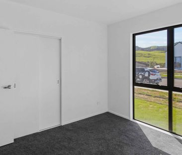 Four bedroom home in Kawakawa Bay! - Photo 1