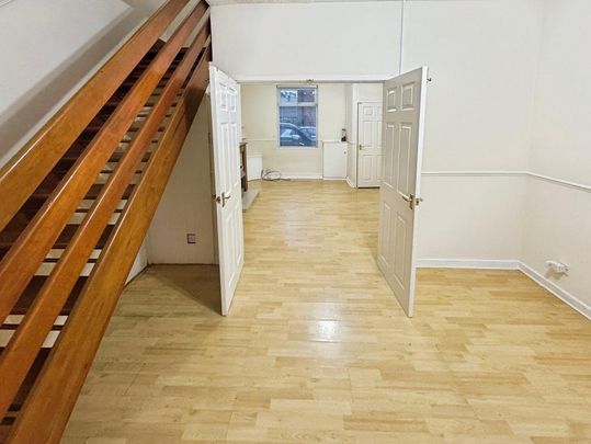 2 bedroom end of terrace house to rent - Photo 1