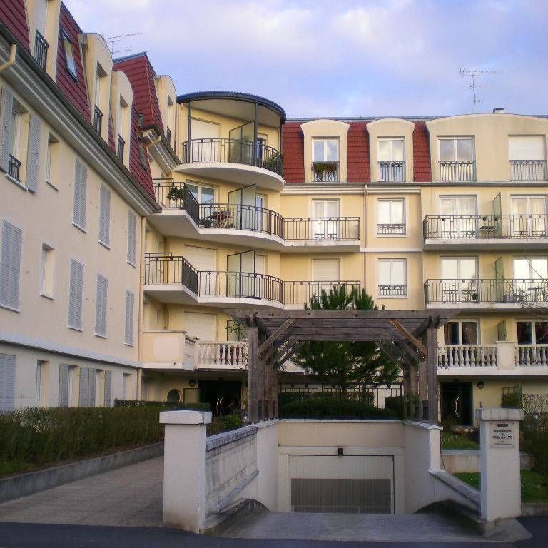 T2 CENTRE VILLE LAMORLAYE - Photo 1