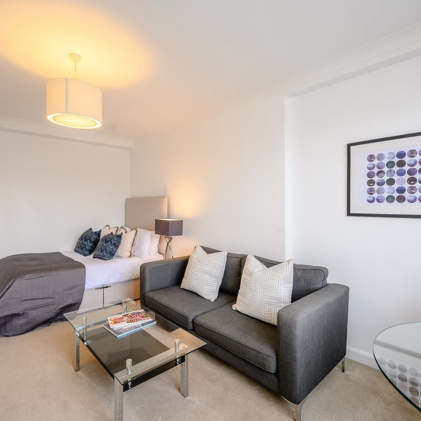 Hill Street, Mayfair, W1J 5LY, London - Photo 1