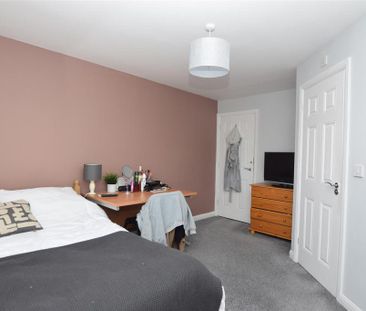 4 bedroom terraced house to rent - Photo 3