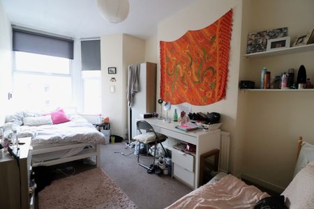 Llanbleddian Gardens, Cathays - Photo 2