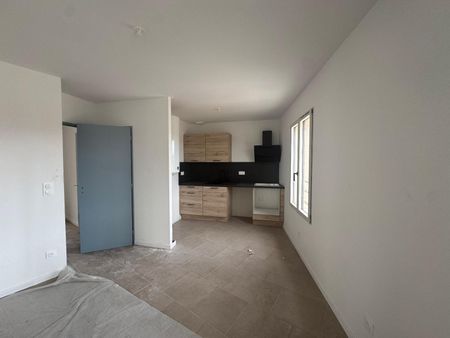 Location Appartement 2 pièces 45m² POURRIERES 83910 - Photo 5