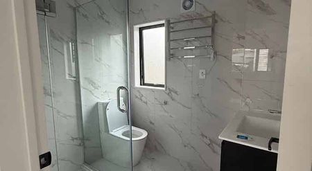 House for rent - Photo 2