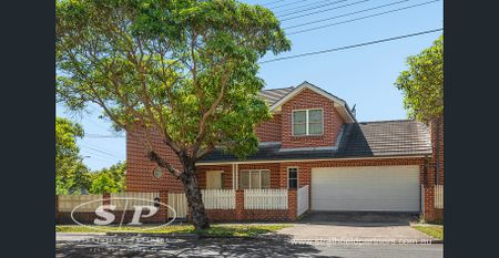 Spacious in a Prime Position - Photo 4