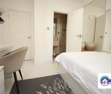 1 bedroom in a flat share to rent - Photo 5