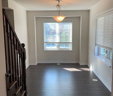 For Lease - 208 Sarah Cline Drive, Oakville, Ontario - Photo 2