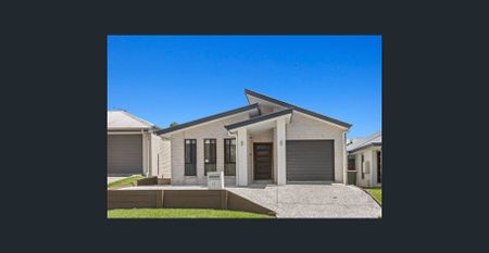 Spacious Three-Bedroom Family Home with Pool in Griffin - Photo 4