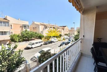 2-BEDROOM APARTMENT WITH TERRACE AND POOL, 400 METRES FROM THE BEACH IN TORREVIEJA