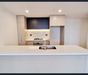 Beautiful two Bedroom Apartment Close to Tallawong Metro Station! - Photo 4