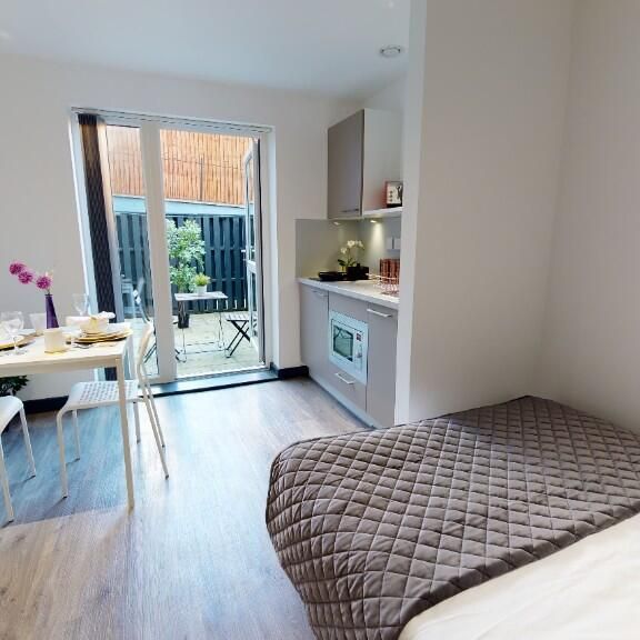 Studio to rent - Photo 1