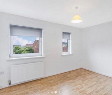 2 bedroom semi-detached house to rent - Photo 5