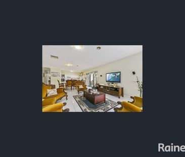 A large family home, Prime School Zones & Location Perfection! - Photo 1