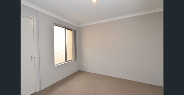 LOW MAINTENANCE - Photo 1