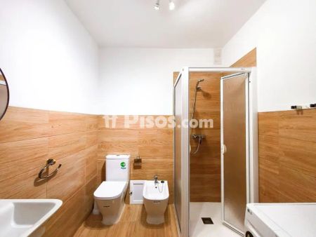 Estudio en alquiler en Calle de la Marina - Photo 5