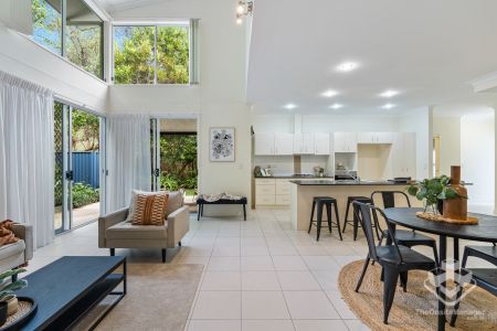 MODERN 3 BEDROOM EXECUTIVE TOWNHOUSE - Photo 2