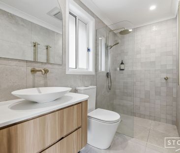 14 Andrew Thompson Drive, McGraths Hill NSW 2756 - House For Rent |... - Photo 1