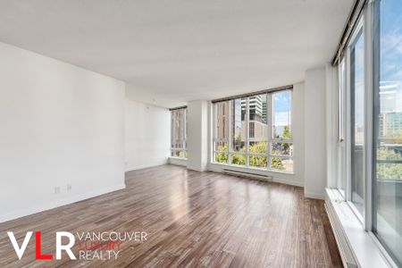 Condo in Downtown Vancouver, BC - Photo 3