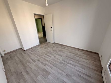 Location Appartement 4 pièces 83m² - Photo 4