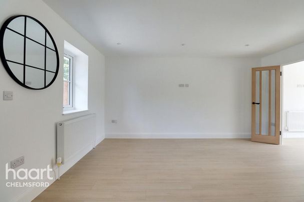 4 bedroom semi-detached house to rent - Photo 1