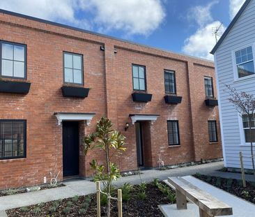 Waltham – Modern Townhouse, 2 Bedroom + Study Nook, Single carpark - Photo 6