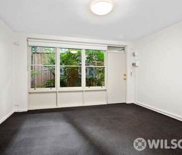 Studio Apartment in the Heart of St Kilda - Photo 1