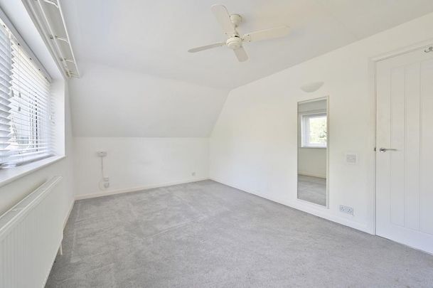 4 bedroom detached house to rent - Photo 1