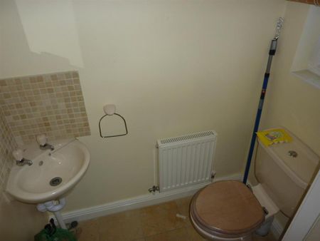 2 bedroom townhouse to rent - Photo 2