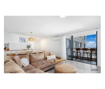 Beachside Bliss – Fully Furnished 3-Bedroom Apartment with Ocean Views - Photo 1