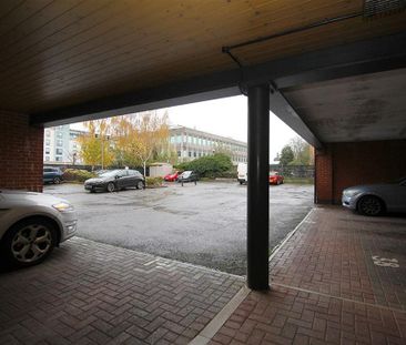 2 bedroom ground floor flat to rent - Photo 2