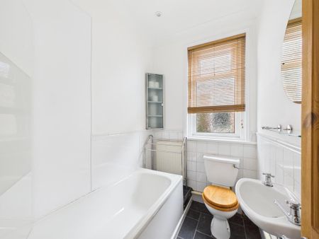 2 bedroom maisonette to rent - Photo 5