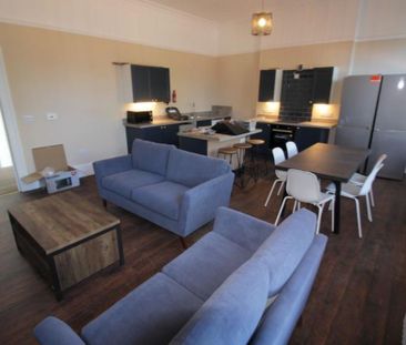 5 bedroom house to rent - Photo 2