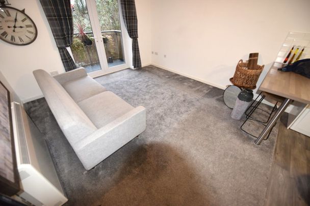 2 bedroom Flat in Flat 23, Leeds - Photo 1