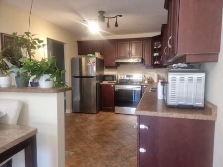 For Lease - 136 McArthur Crescent, Guelph, Ontario - Photo 5