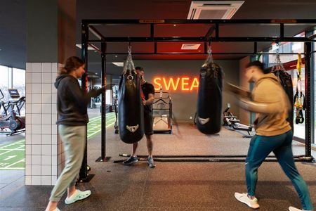 1 bedroom in a flat share to rent - Photo 4