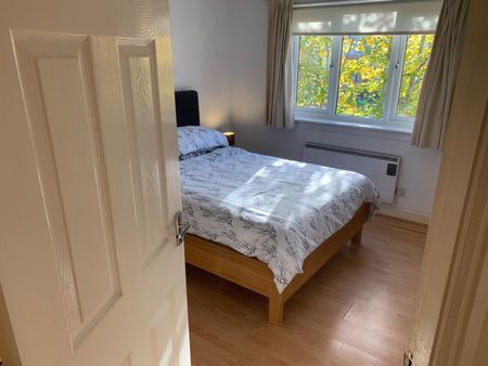 2 Bed Flat, Scarrel Gardens, G45 - Photo 3