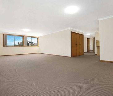Spacious 3-Bedroom Apartment in Prime Wollongong Location - Photo 1