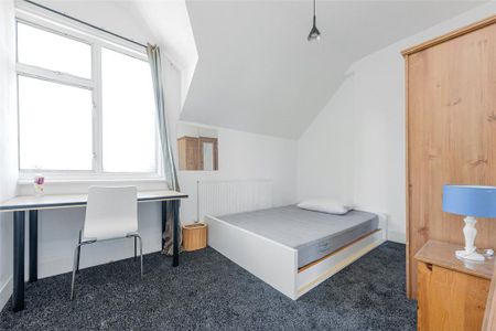 3 bedroom apartment to rent - Photo 2